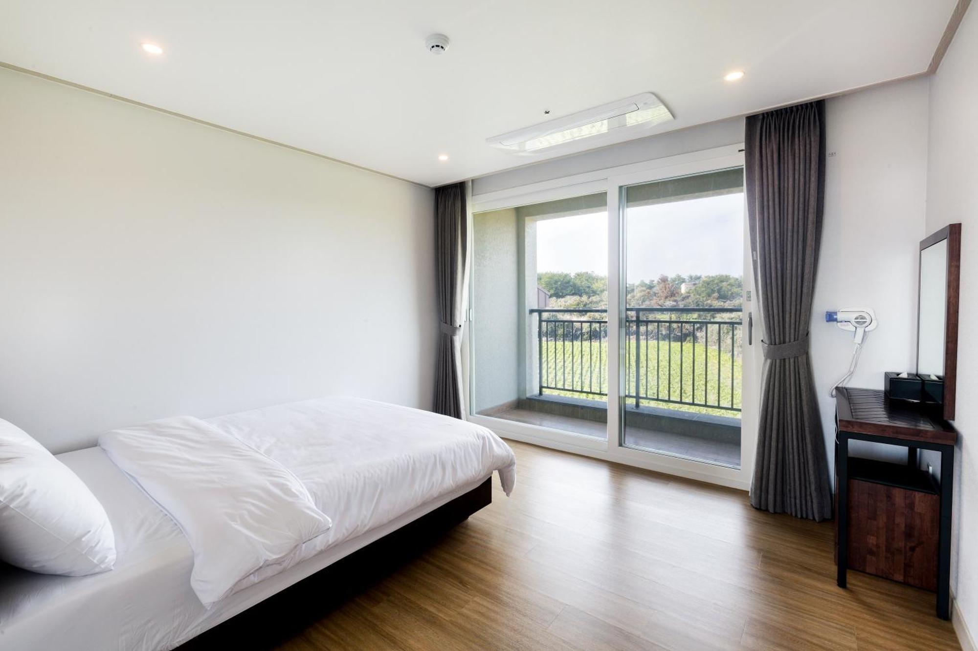 Ocean Square Resort Seogwipo Bilik gambar